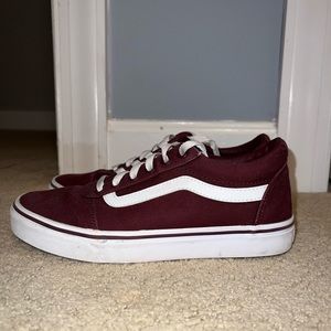 Low top maroon vans